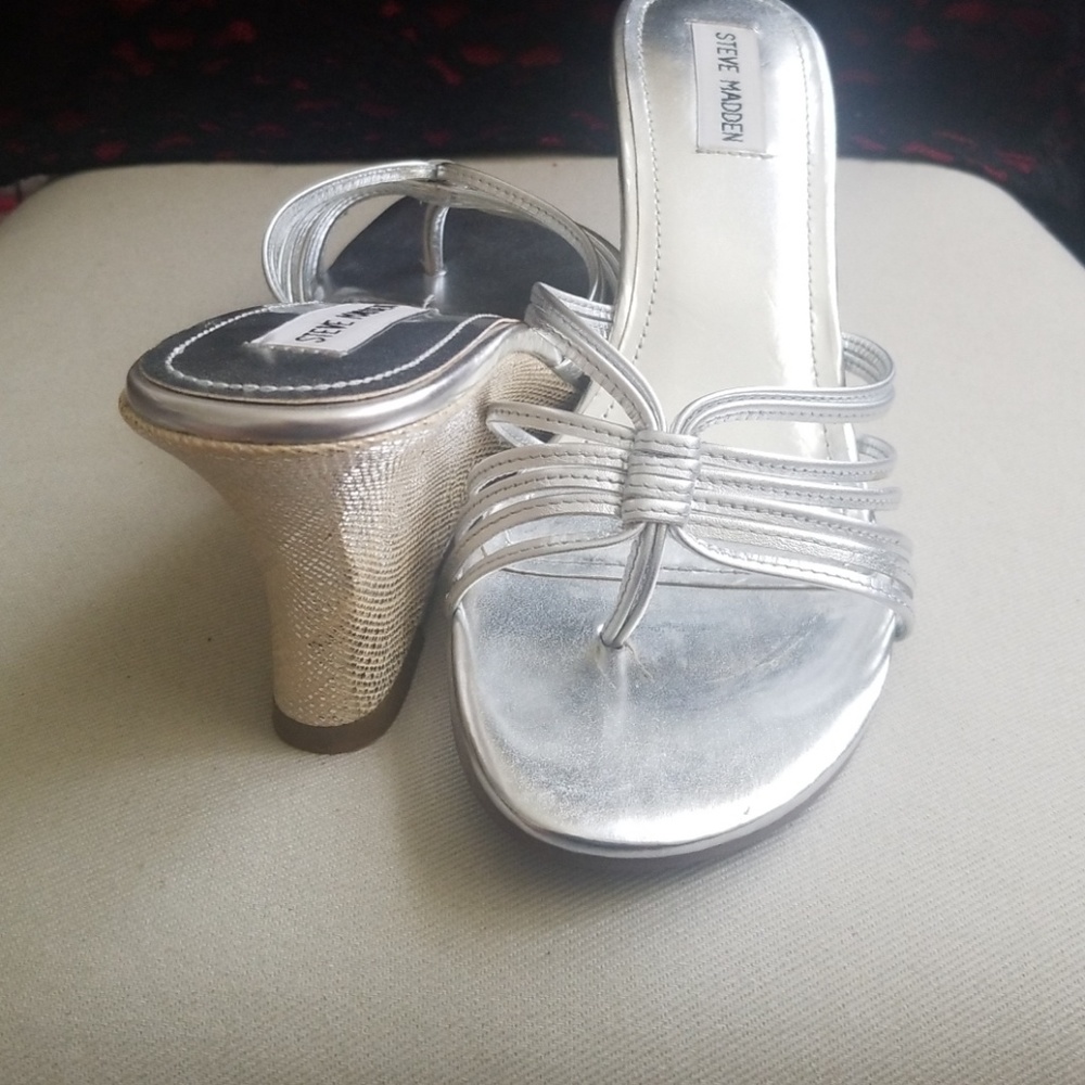 ***Sold***Steve Madden Twister silver wedges - Picture 6 of 6